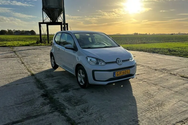 Volkswagen Up! (2017)