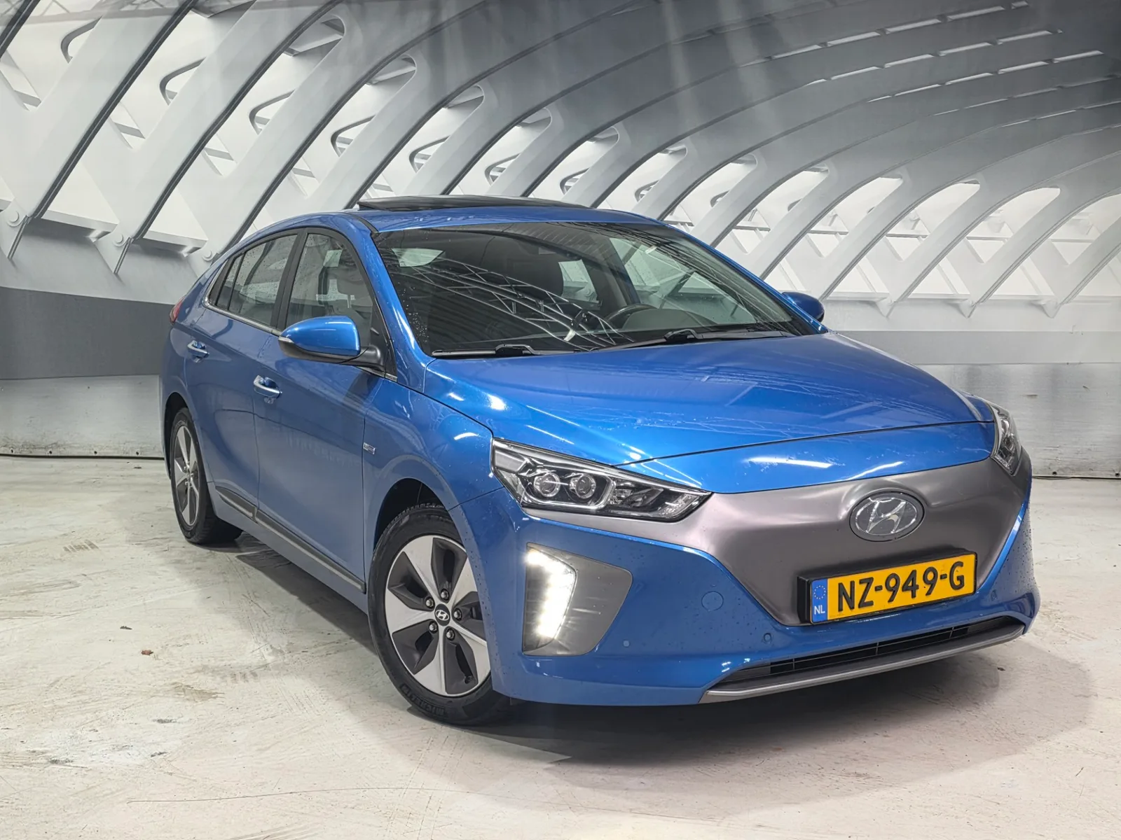 Hyundai Ioniq (2017) — foto 1