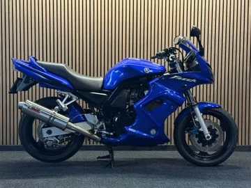 Yamaha FZS 600 Fazer (2003) — foto 1