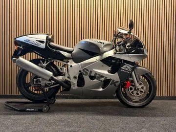 Suzuki GSX-R 600 (1999) — foto 1