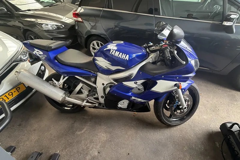 Yamaha YZF-R6 (1999)