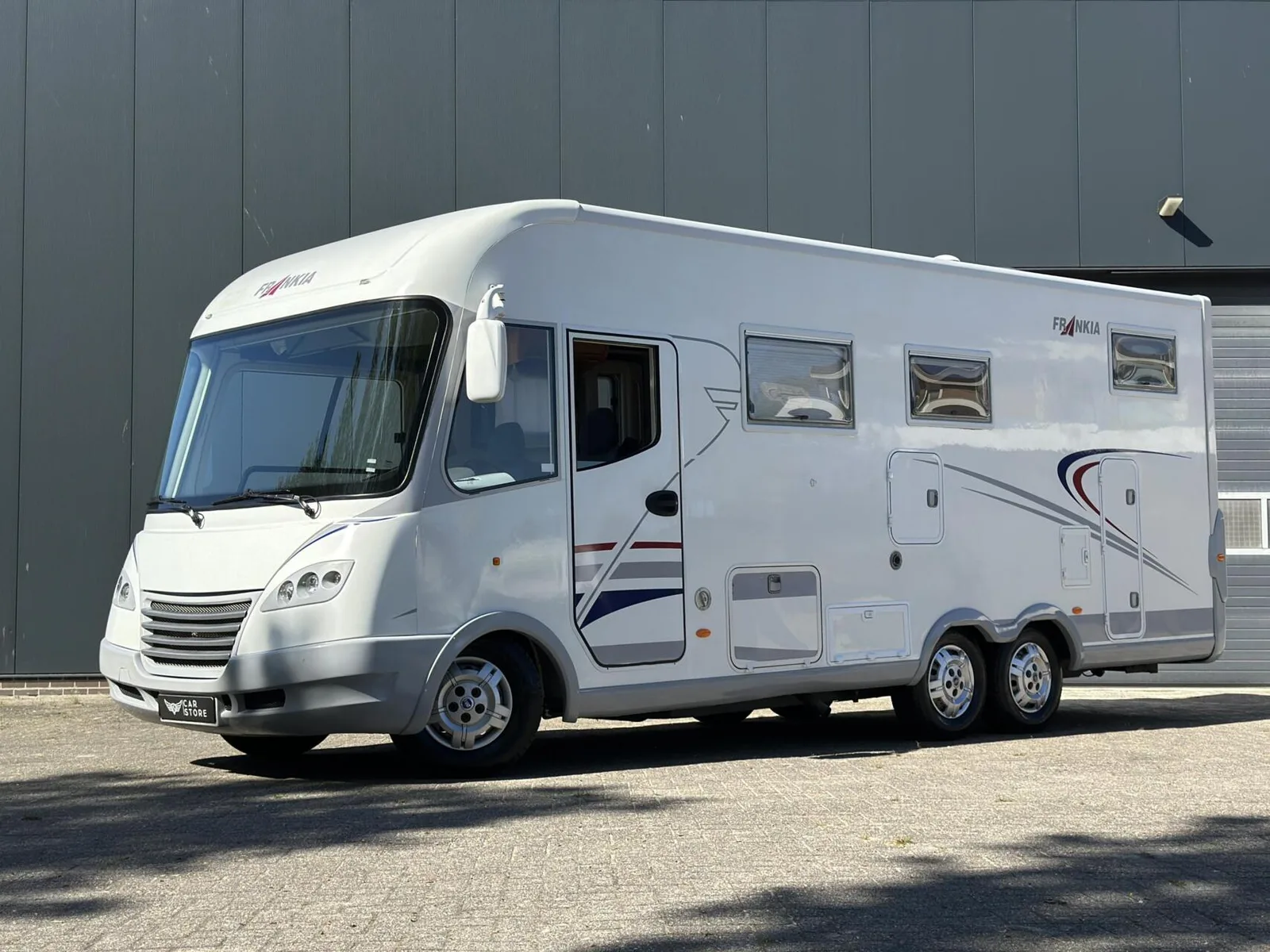 Frankia Luxury Class (2007) — foto 1