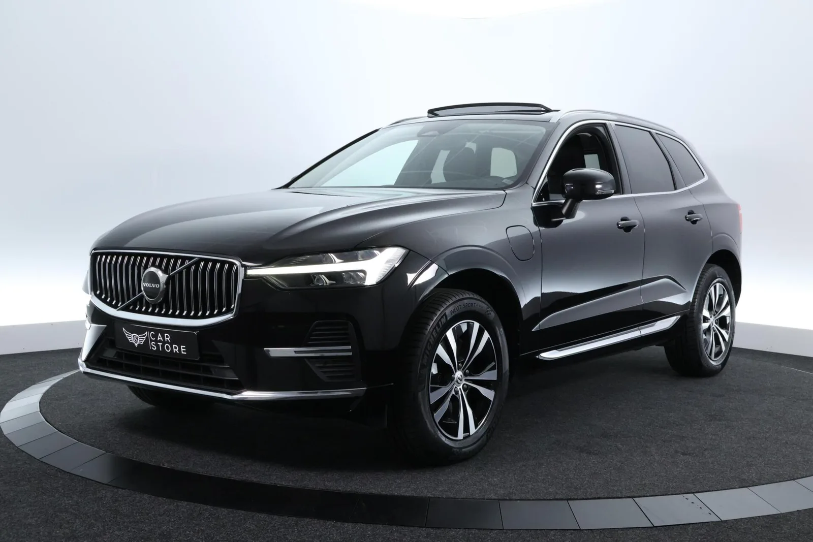 Volvo XC60 (2022) — foto 1