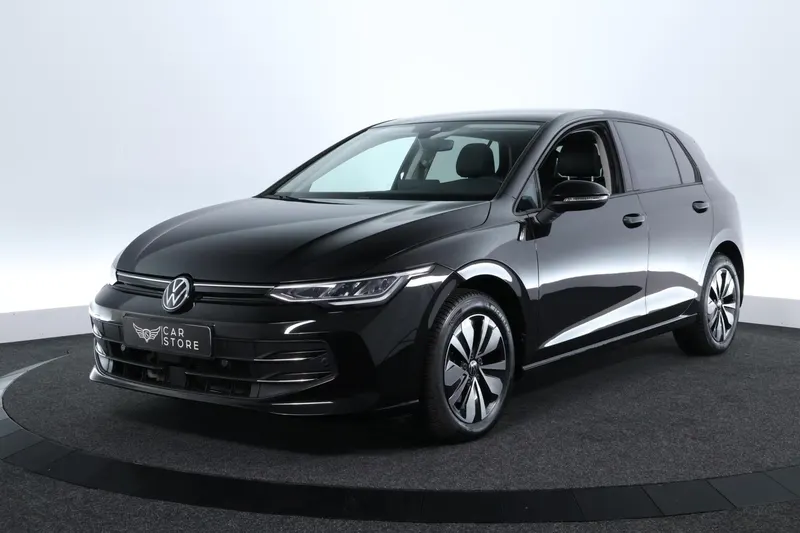Volkswagen Golf (2024)