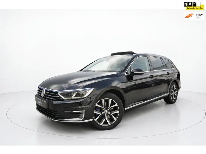Volkswagen Passat (2016) — foto 1
