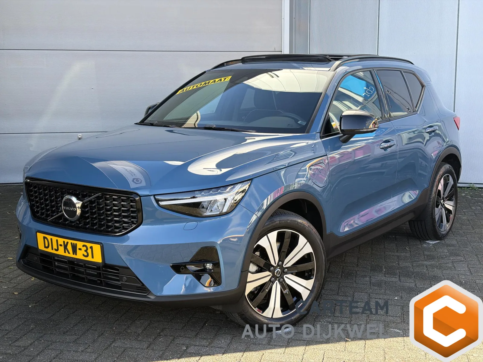 Volvo XC40 (2022) — foto 1