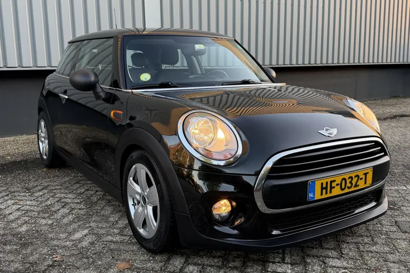 MINI One (2015)