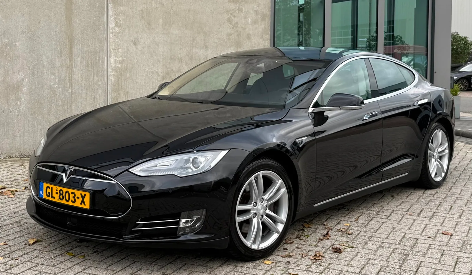 Tesla Model S (2015) — foto 1