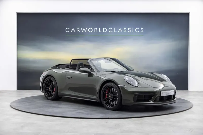 Porsche 911 (2023)