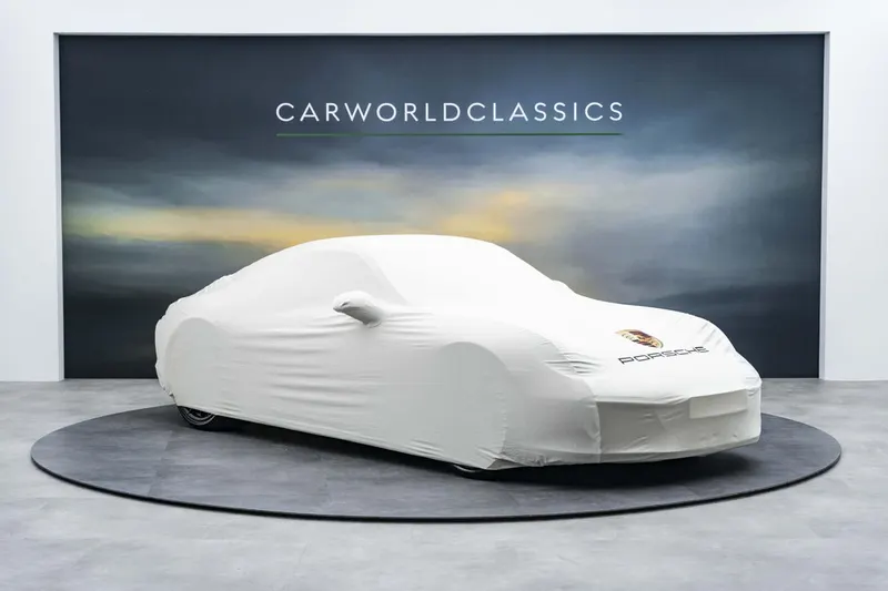 Porsche 911 (2023)