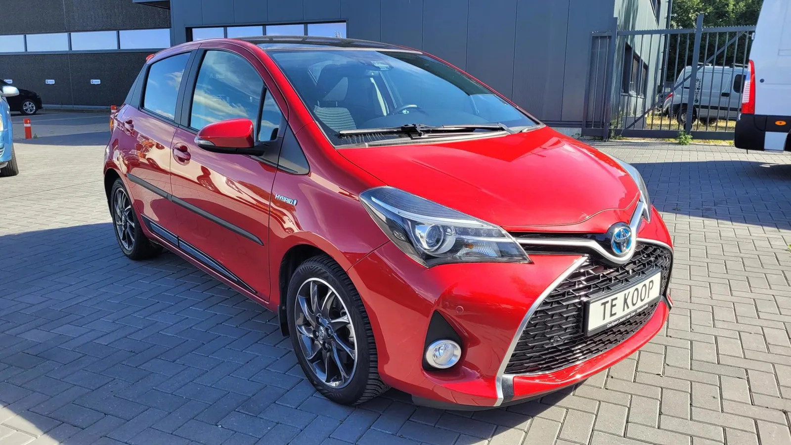 Toyota Yaris (2016) — foto 1