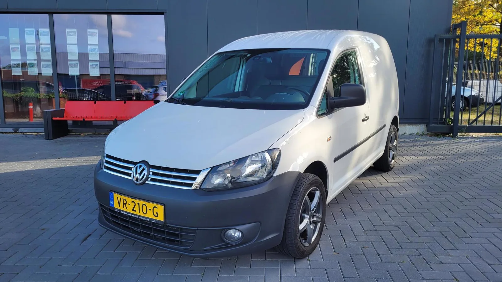Volkswagen Caddy (2015) — foto 1