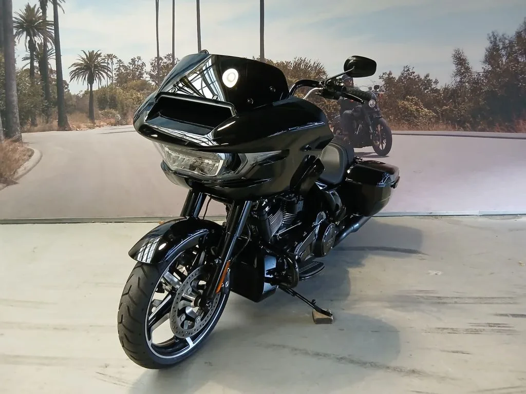 Harley-Davidson Road Glide (2026) — foto 1