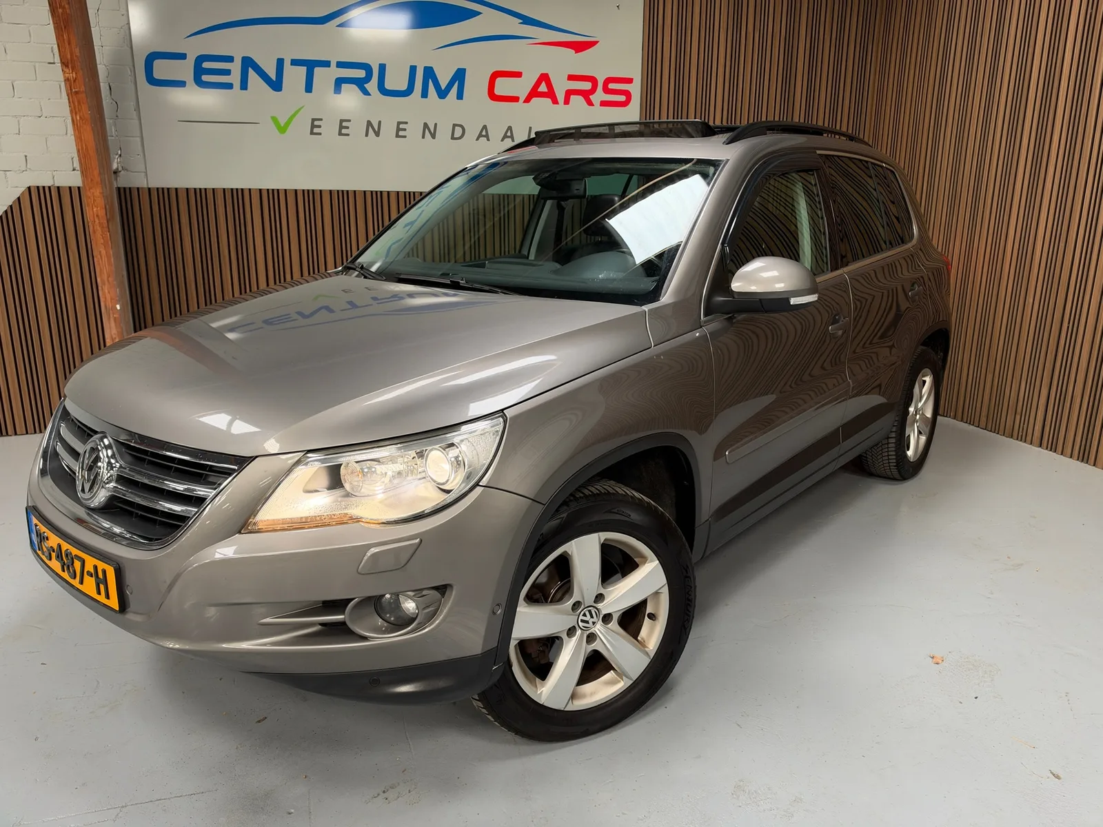 Volkswagen Tiguan (2010) — foto 1