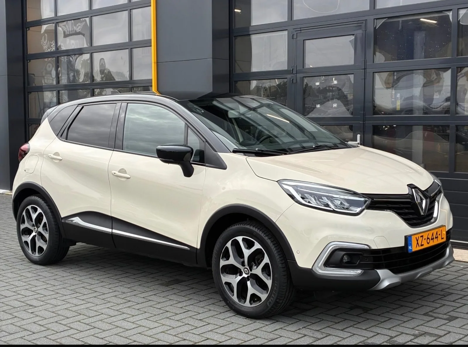 Renault Captur (2019) — foto 1
