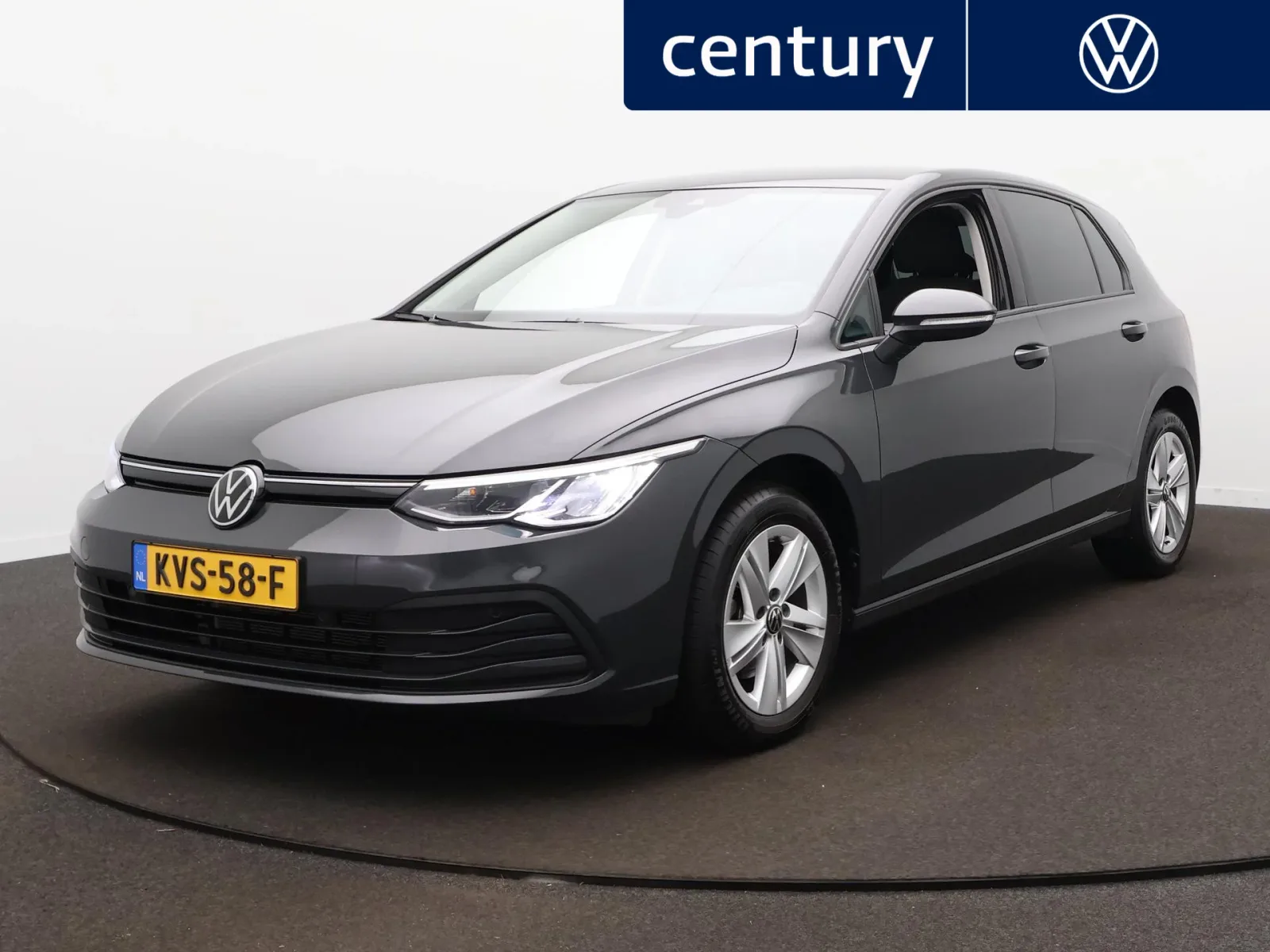 Volkswagen Golf (2023) — foto 1