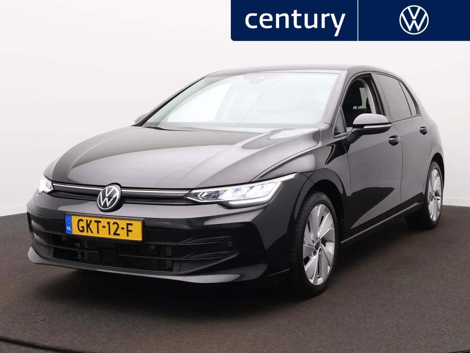 Volkswagen Golf (2024) — foto 1