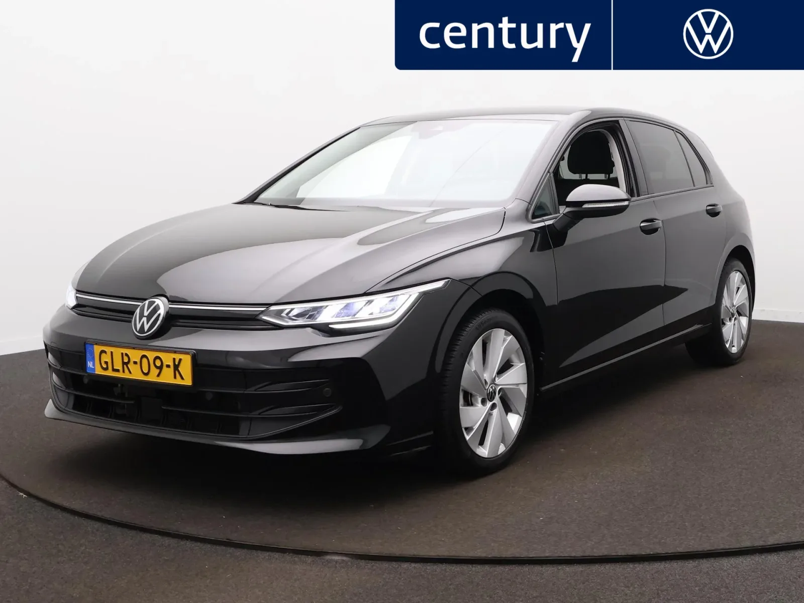 Volkswagen Golf (2024) — foto 1