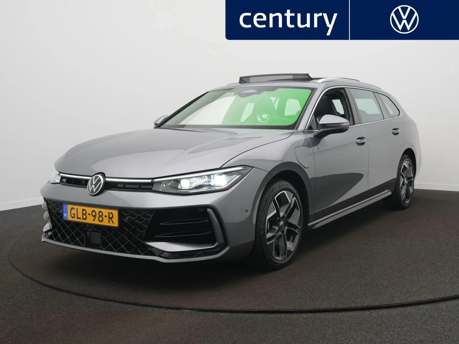 Volkswagen Passat (2024) — foto 1