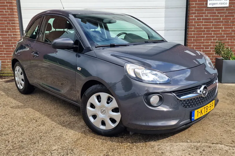 Opel Adam (2013)