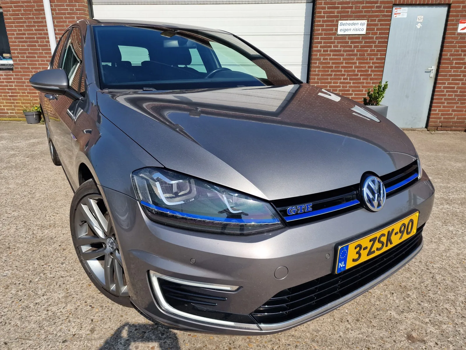 Volkswagen VW GTE (0) — foto 1