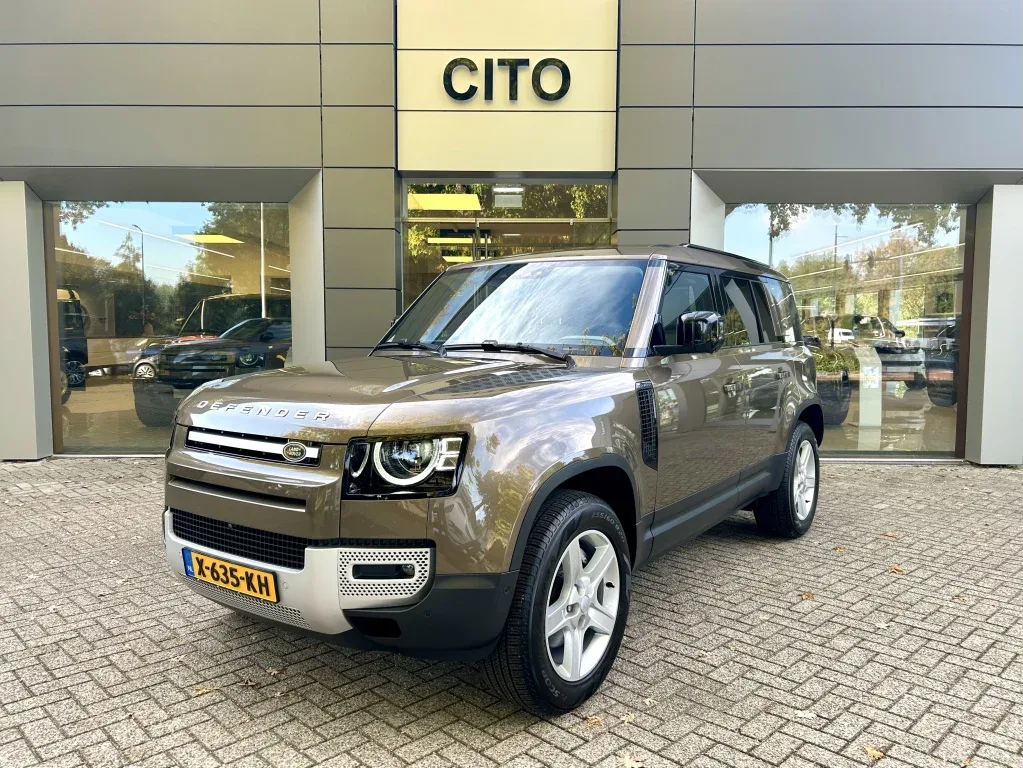 Land Rover Defender (2023) — foto 1