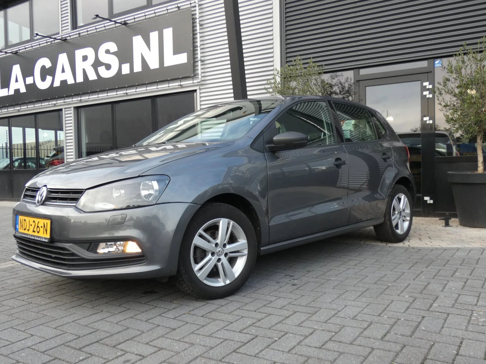 Volkswagen Polo (2014) — foto 1