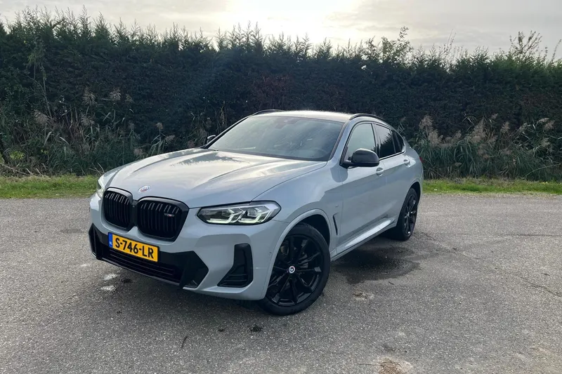 BMW X4 (2023)