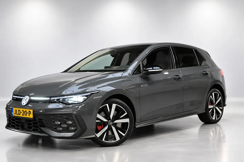 Volkswagen Golf (2025)