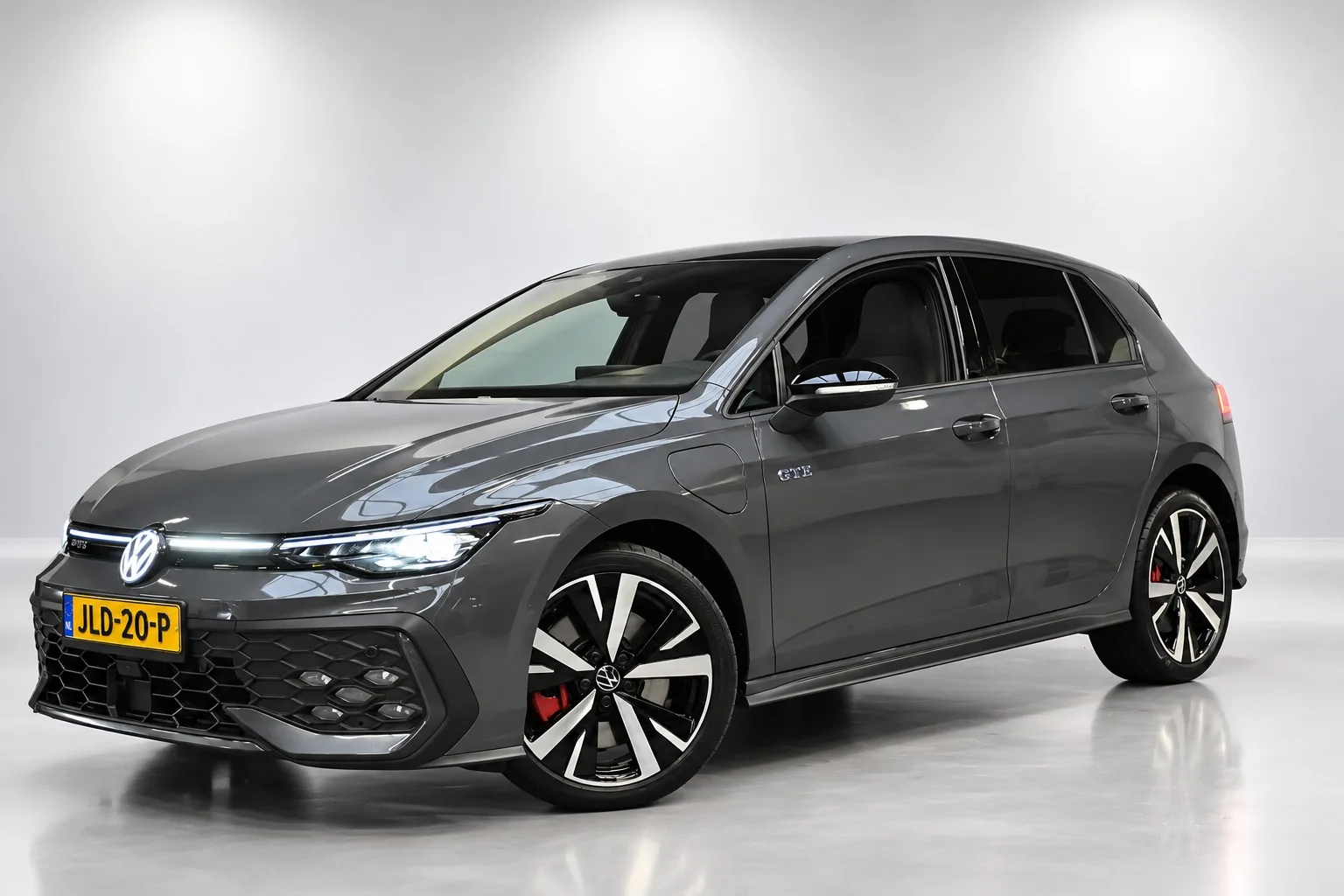 Volkswagen Golf (2025) — foto 1