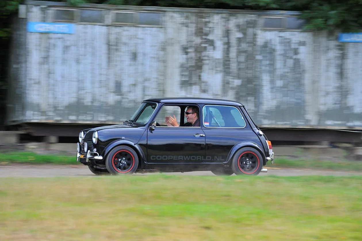 MINI Cooper (2017) — foto 1