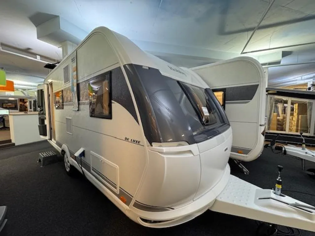 Hobby De Luxe (2026) — foto 1