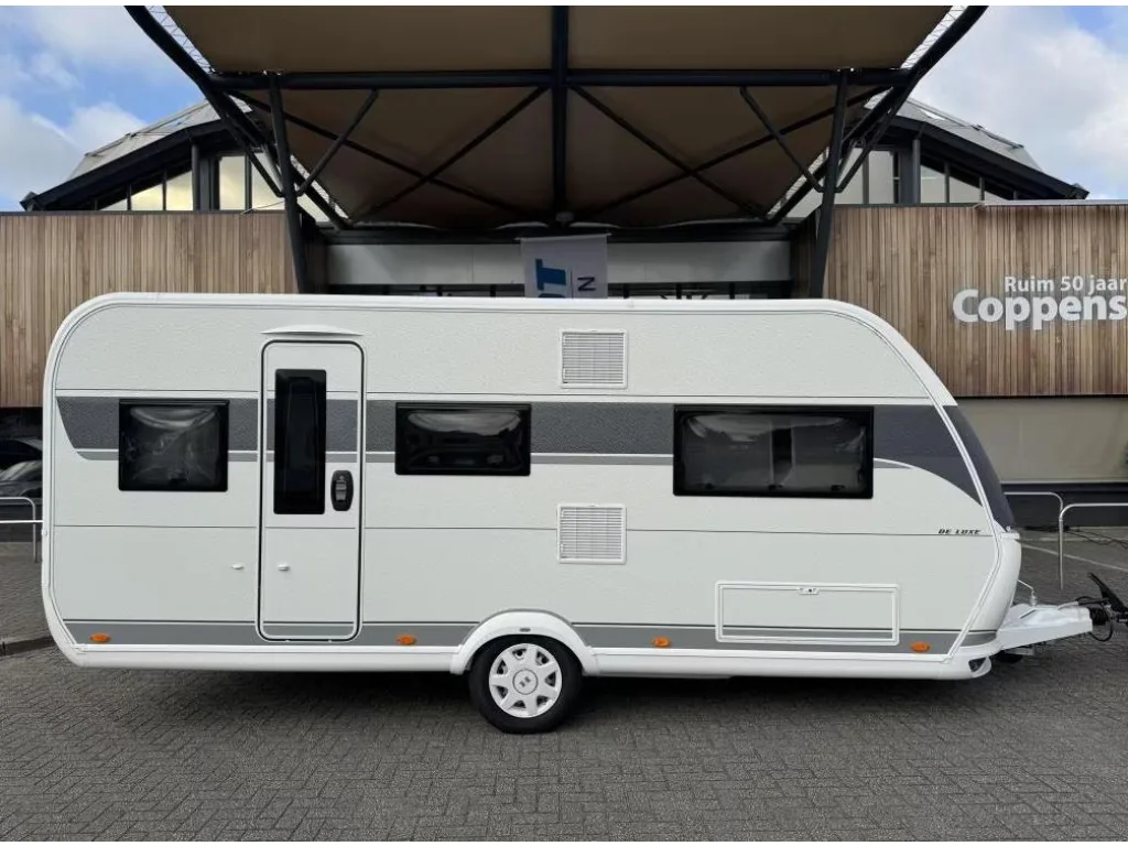 Hobby De Luxe (2026) — foto 1
