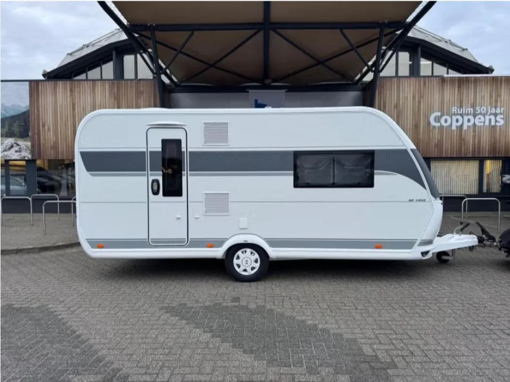 Hobby De Luxe (2026) — foto 1