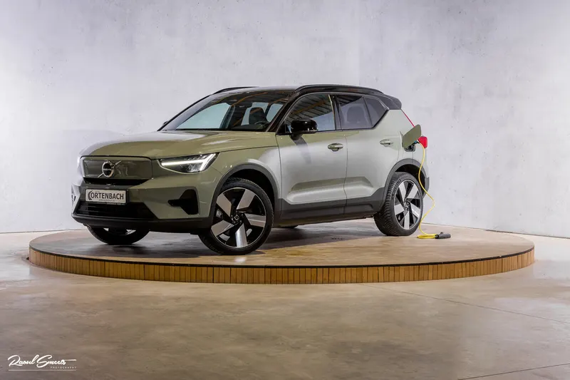 Volvo XC40 (2023)