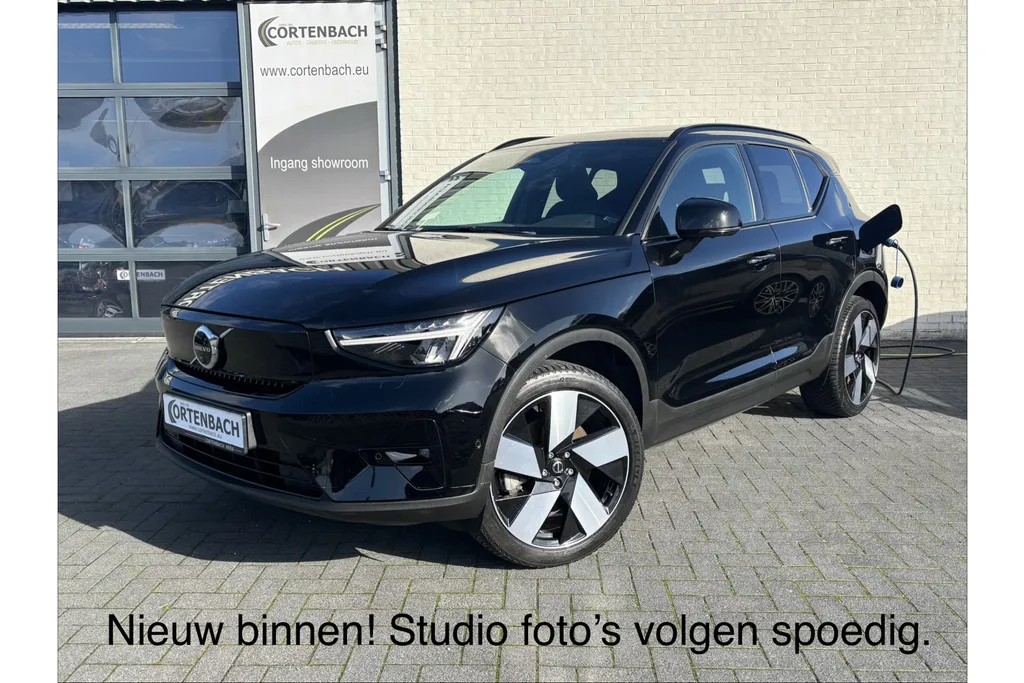 Volvo XC40 (2023) — foto 1