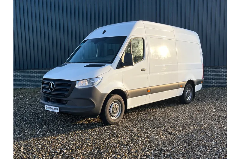 Mercedes-Benz Sprinter (2023)