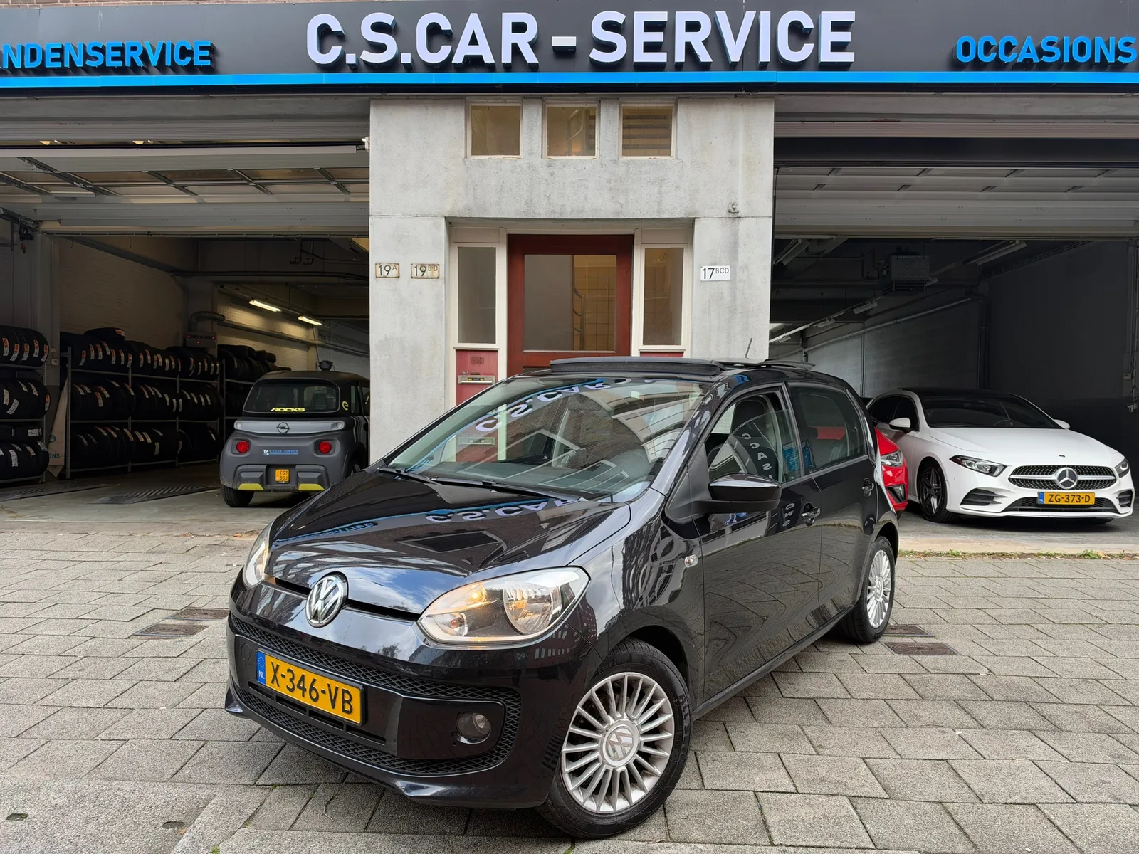 Volkswagen Up! (2014) — foto 1
