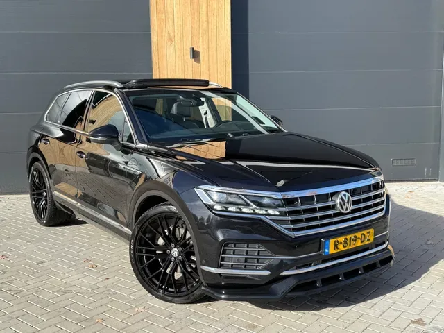 Volkswagen Touareg (2018) — foto 1