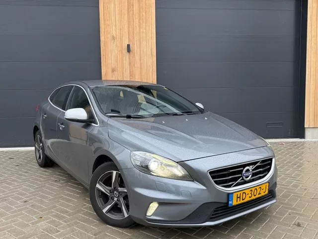 Volvo V40 (2015) — foto 1