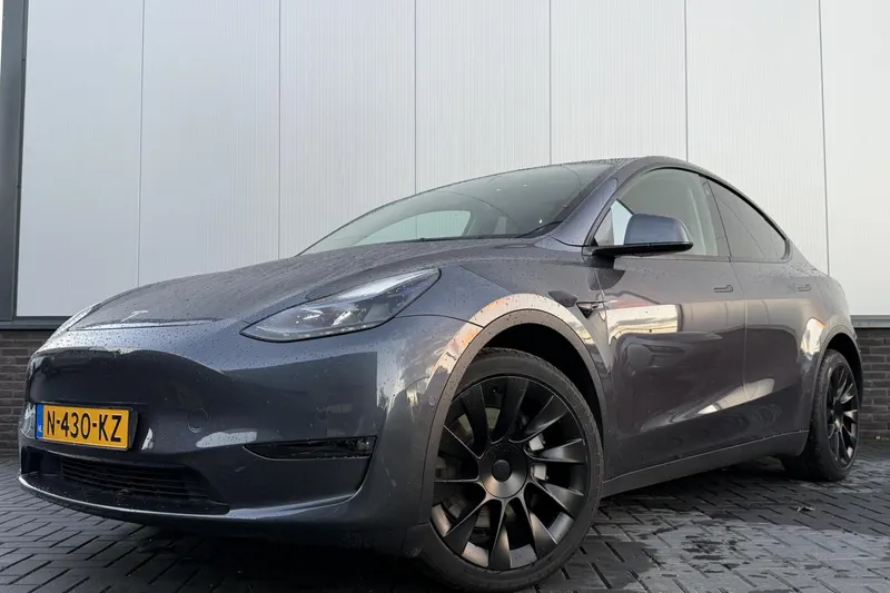 Tesla Model Y (2021)