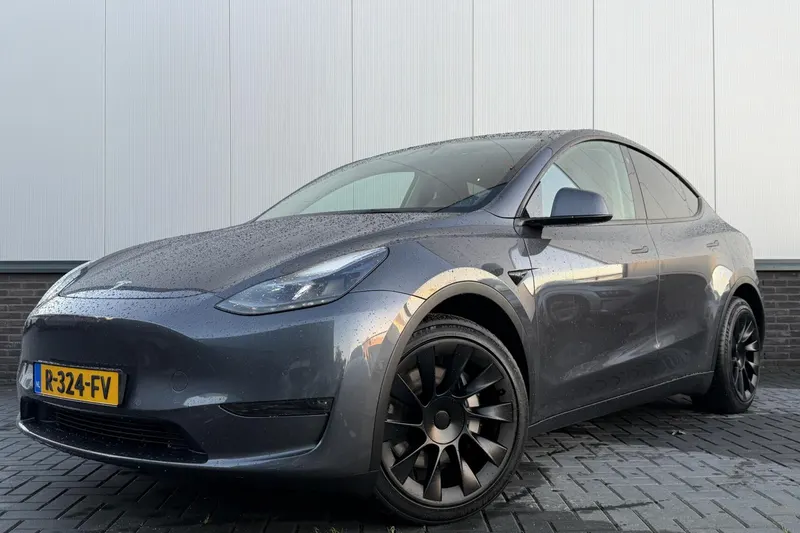 Tesla Model Y (2022)