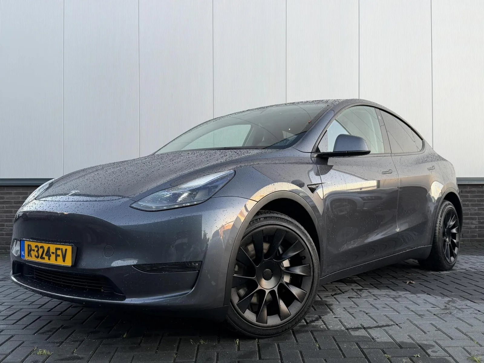 Tesla Model Y (2022) — foto 1