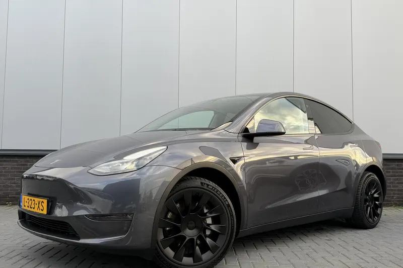 Tesla Model Y (2021)
