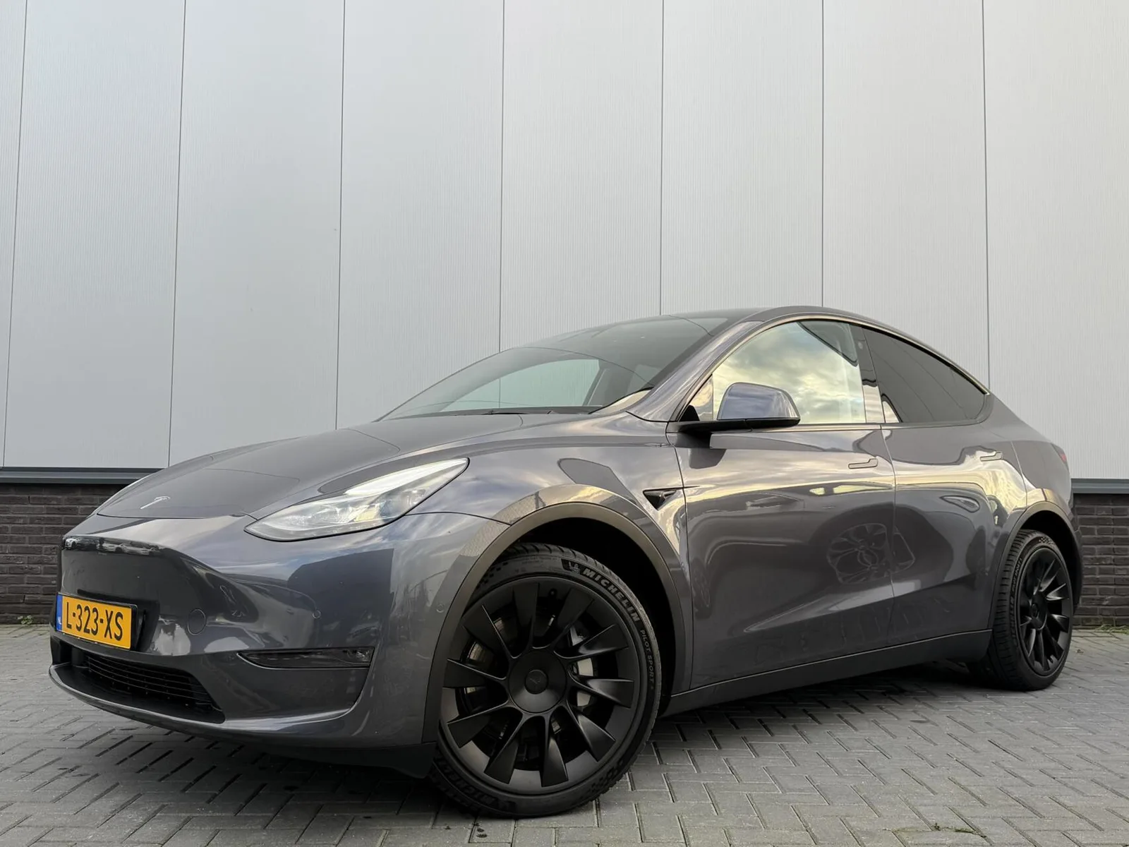 Tesla Model Y (2021) — foto 1