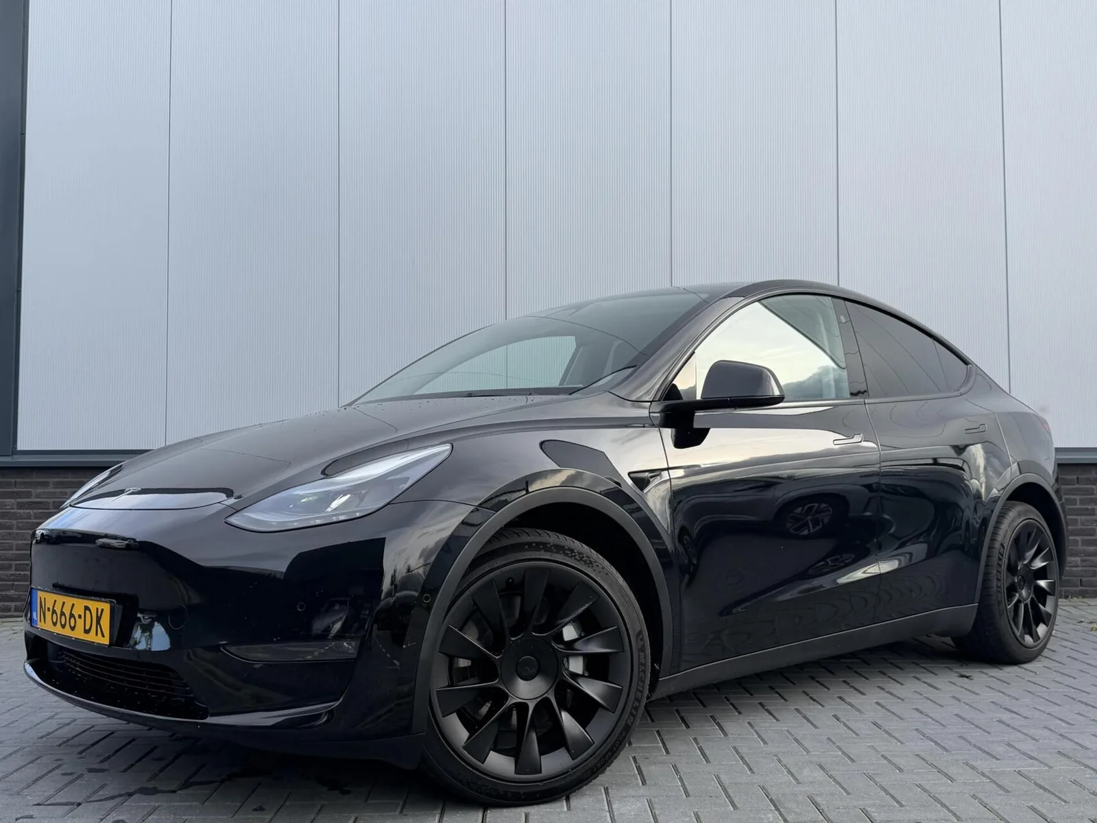 Tesla Model Y (2021) — foto 1