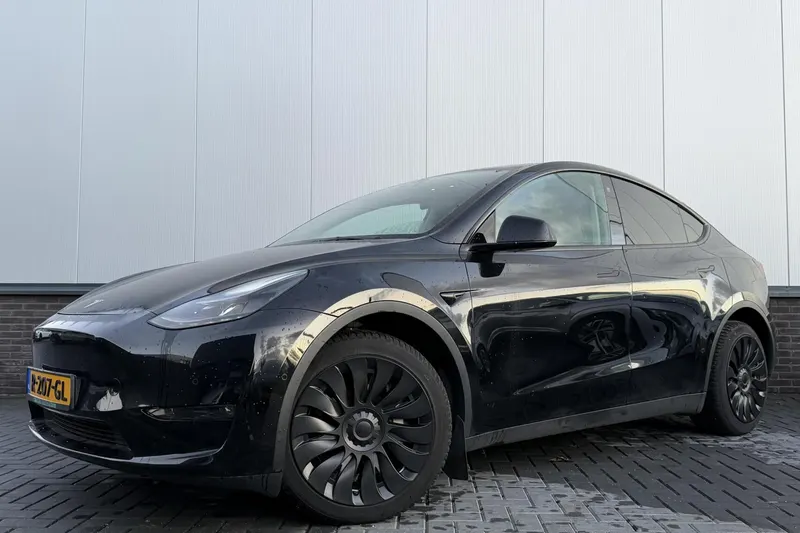 Tesla Model Y (2021)