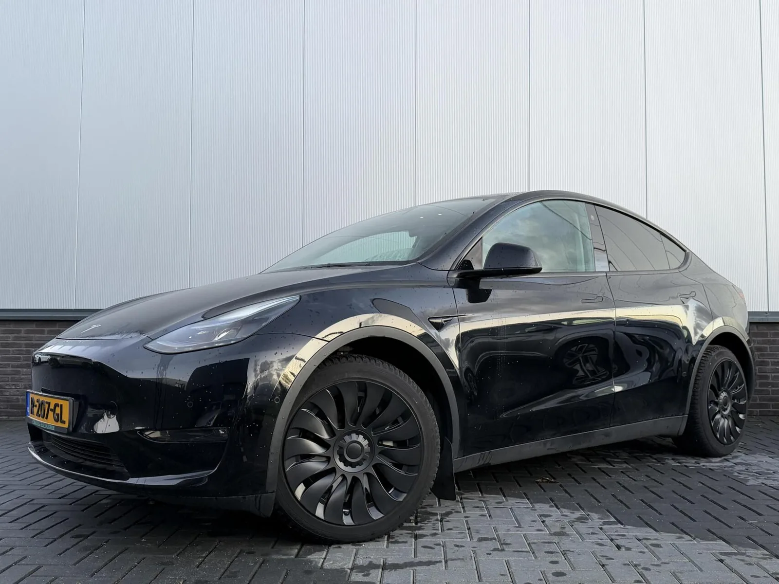 Tesla Model Y (2021) — foto 1