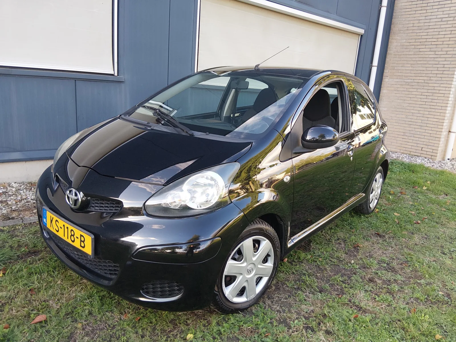 Toyota Aygo (2011) — foto 1