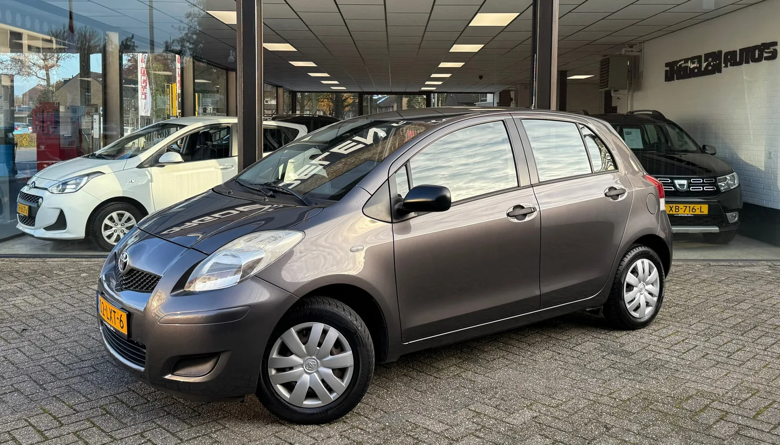 Toyota Yaris (2010) — foto 1